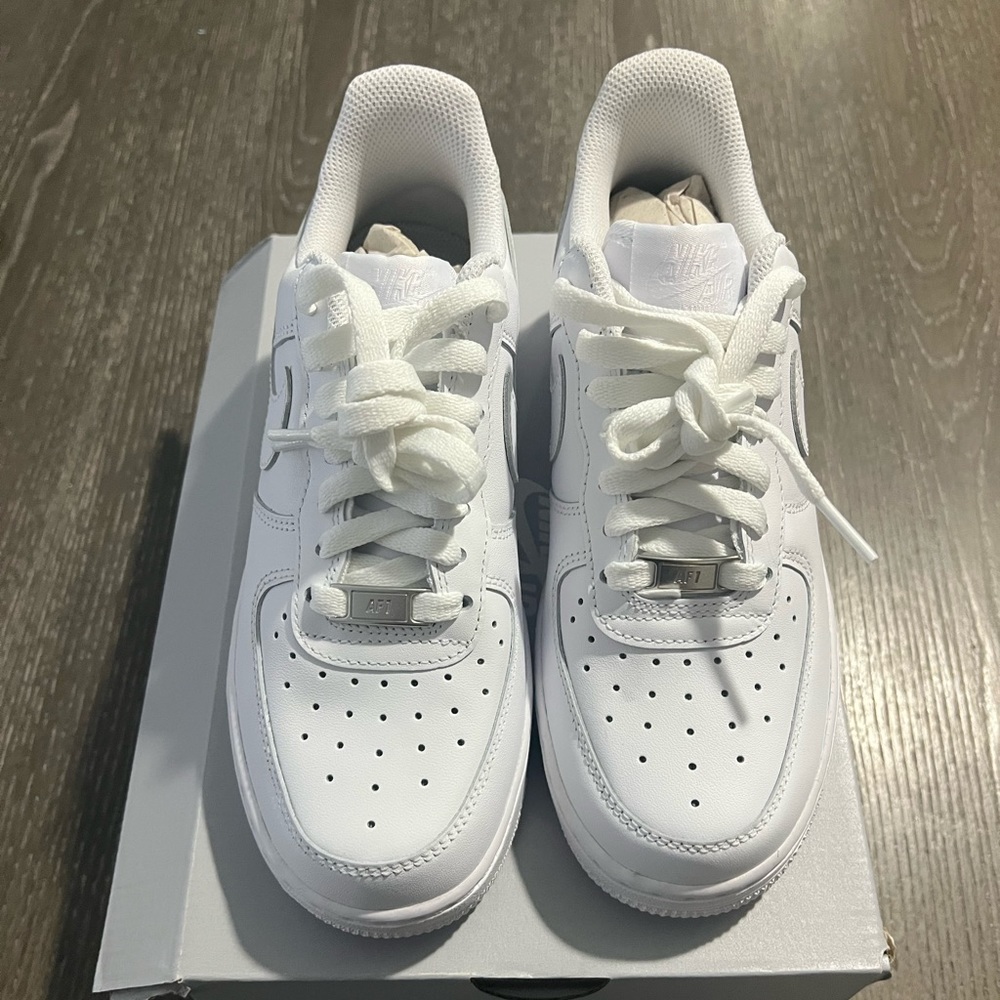 White Nike Air Force 1 size 6.5